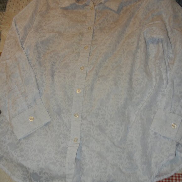 Floral Button Down Clearance 6 for $25 (wt 118) - Picture 1 of 3